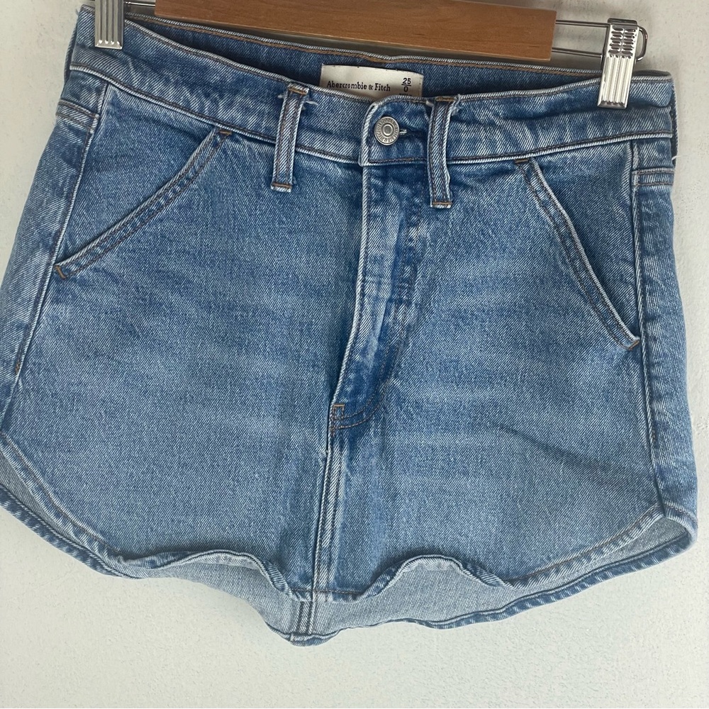 Abercrombie & Fitch Medium Wash Denim Curved-Hem Jean Skirt